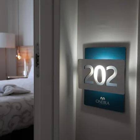 Oneira Bed & Breakfast 4*