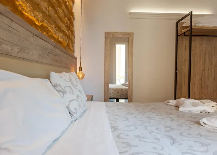 Oneira Bed & Breakfast 4*