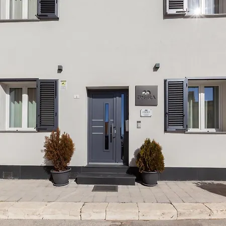 Oneira Bed & Breakfast