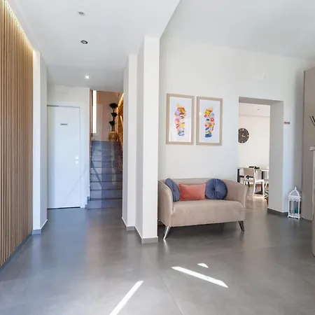 Oneira Bed & Breakfast 4*